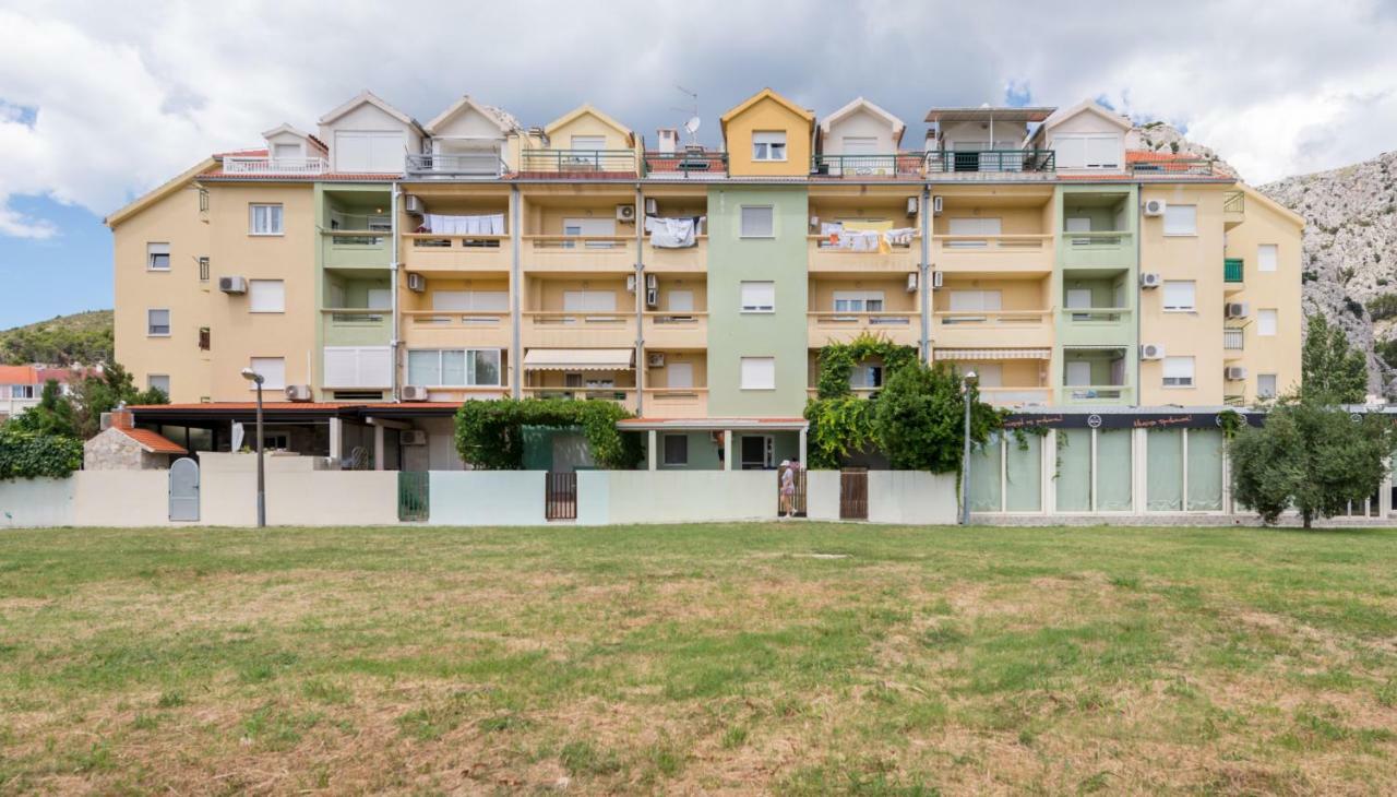 Natali Apartment Omis Exterior photo