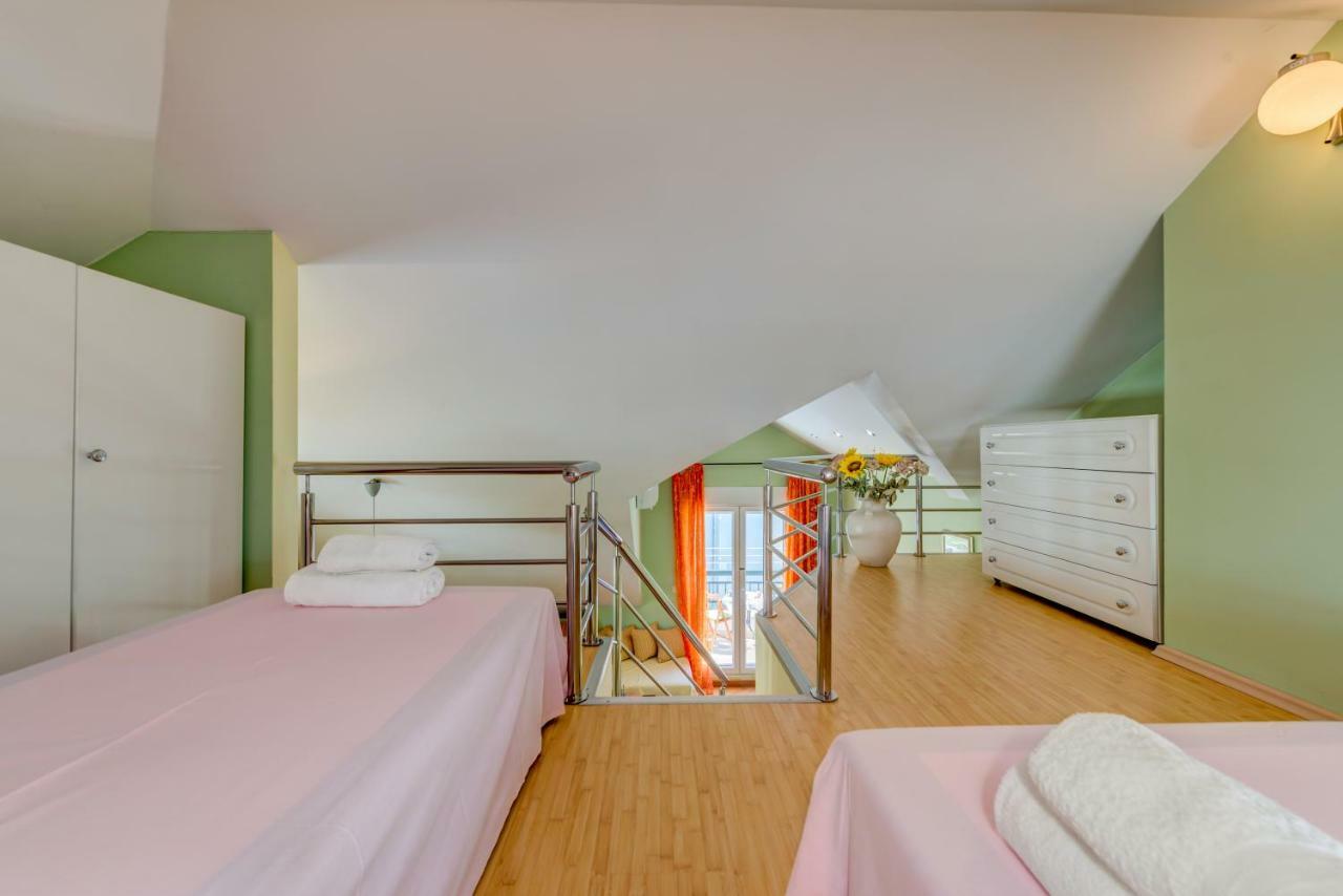 Natali Apartment Omis Exterior photo